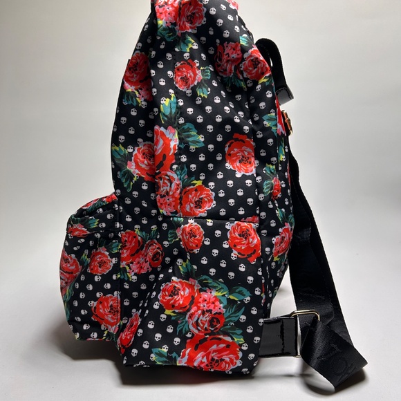 Betsey Johnson- backpack new main image 5